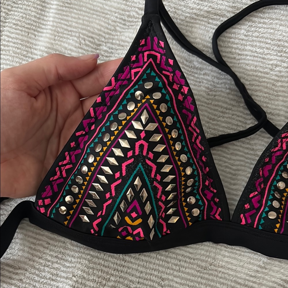 Xhilaration Multicolor Patterned Bikini Top - Picture 2 of 5